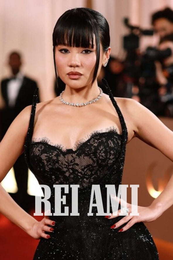 @rei.ami shines at the Golden Globes wearing @w.salamoon and @k.salamoon jewelry line.