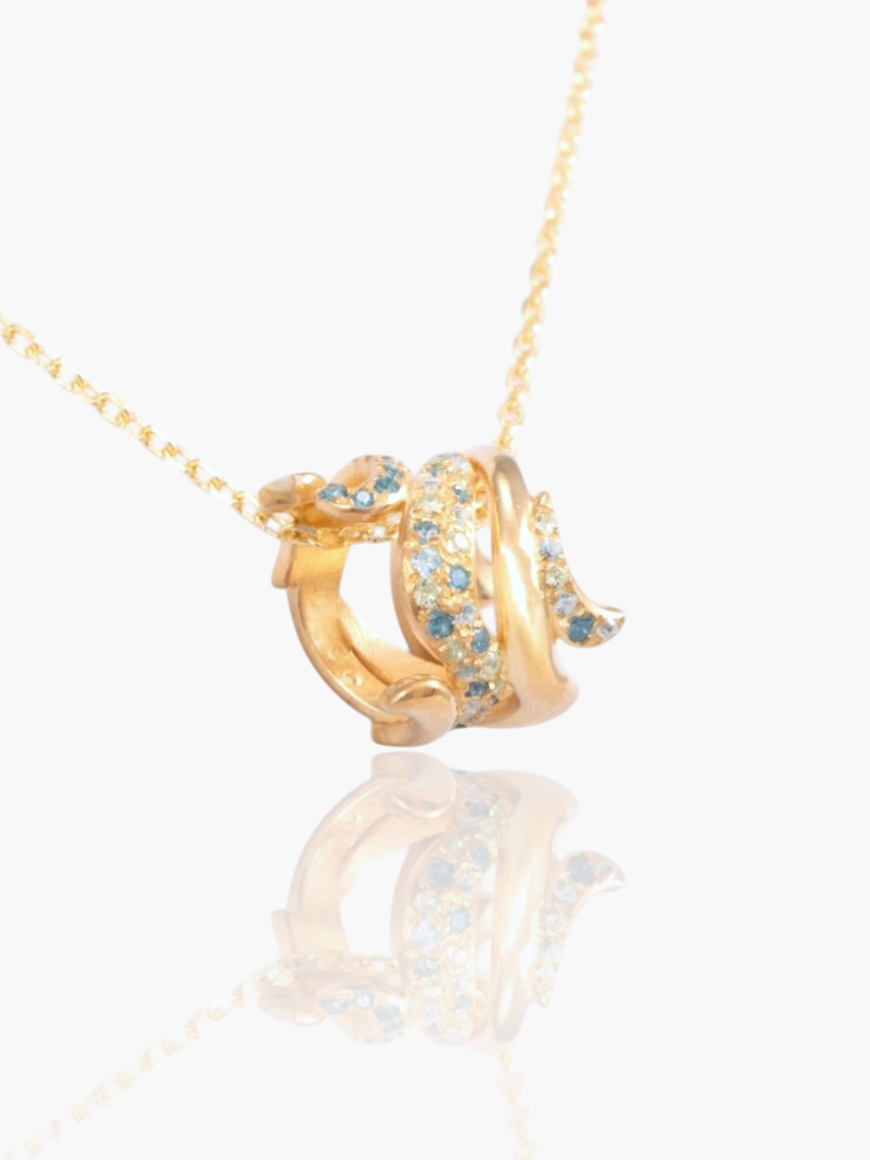 Vaga Necklace